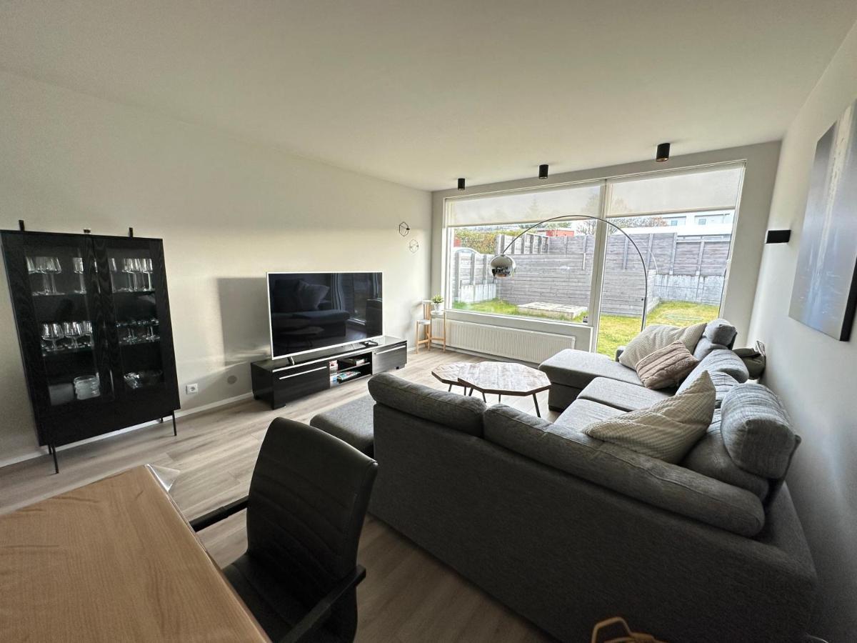 Spacious And Family Friendly Apartment In Kopavogur Reykjavik Exterior photo