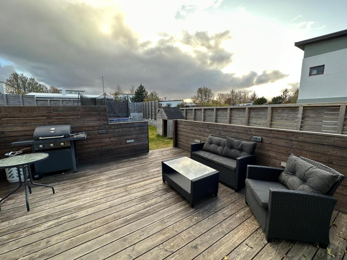 Spacious And Family Friendly Apartment In Kopavogur Reykjavik Exterior photo